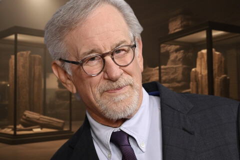 Загадочный фильм Спилберга о НЛО интригует первым постером
Загадочный фильм Спилберга о НЛО интригует первым постером